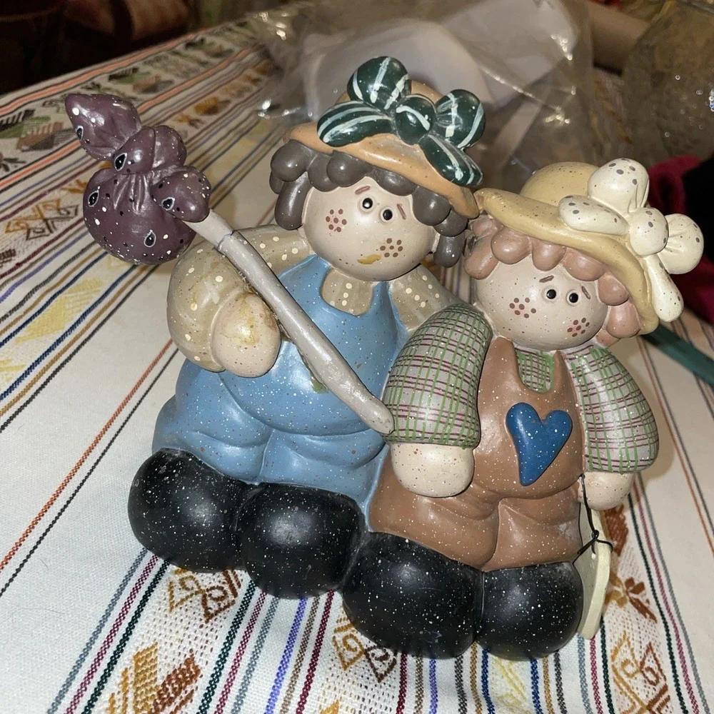 Vintage‎ Henton Figurines 2 Lady Hobo Friends Retired 